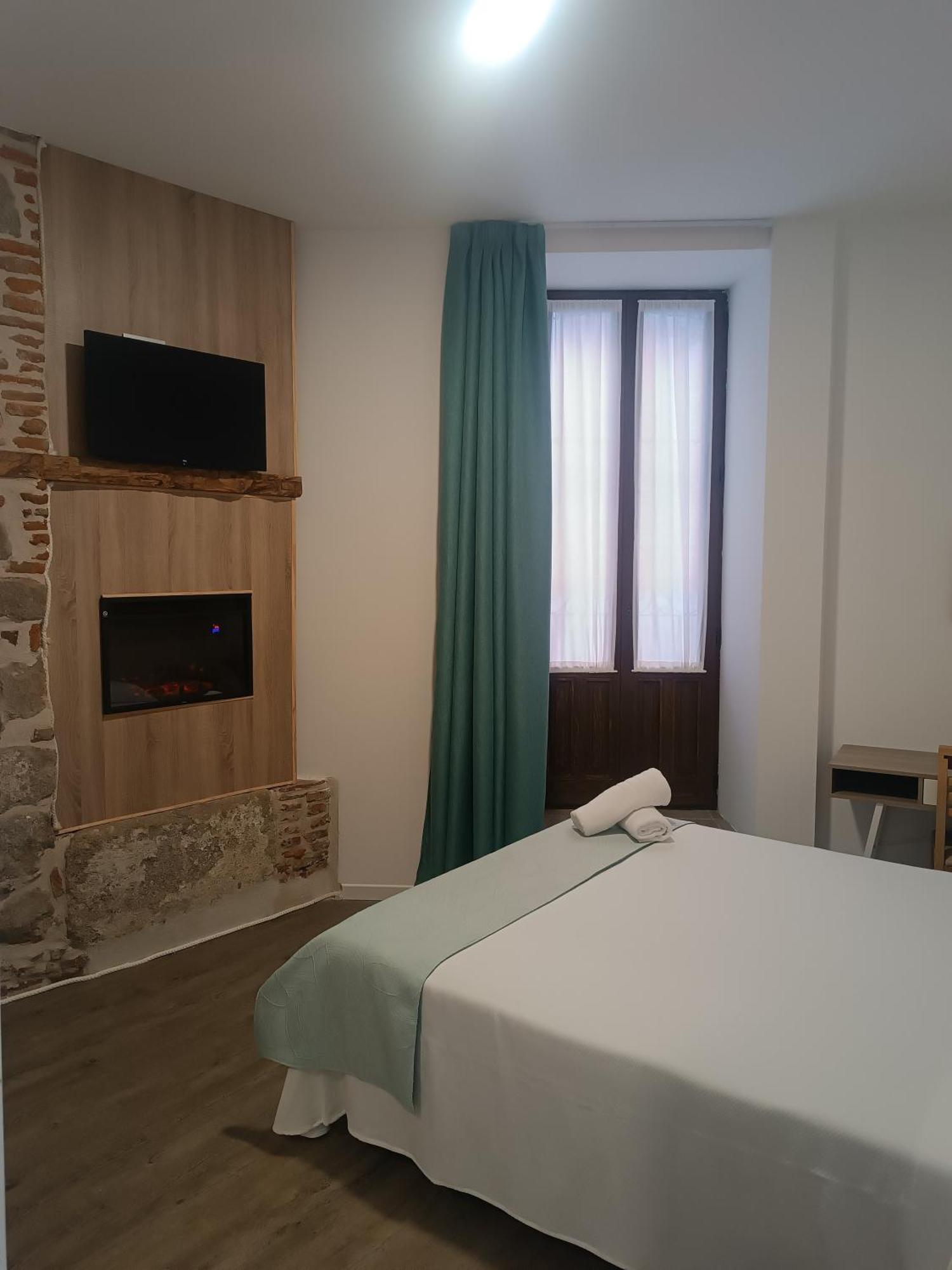 Apartamentosturisticos Avila Puerta Del Alcazar 0-1 Kültér fotó